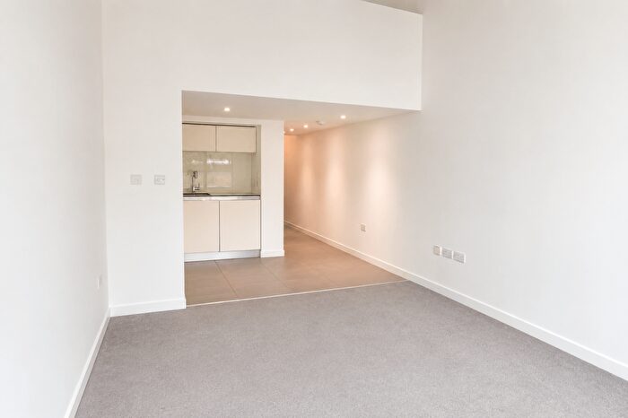 1 Bedroom Flat To Rent In Lakeshore, BS13