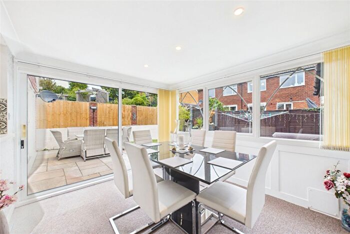 2 Bedroom Bungalow For Sale In Newtown Road, Sandhurst, Berkshire, GU47