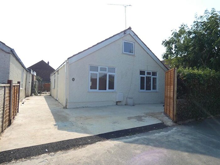 5 Bedroom Detached Bungalow To Rent In Bower Way, Cippenham, SL1