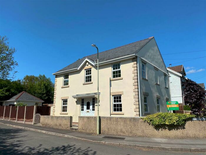 4 Bedroom Detached House To Rent In Woodland Park, Penderyn, Aberdare, CF44