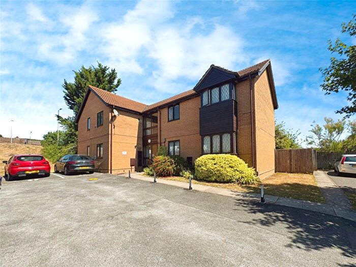 1 Bedroom Flat For Sale In Ashmere Close, Calcot, Reading, RG31