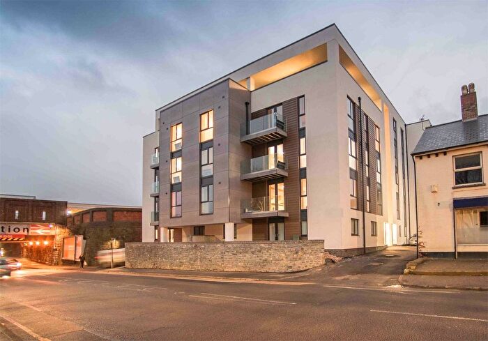 2 Bedroom Flat To Rent In Kingston Road, Taunton, TA2