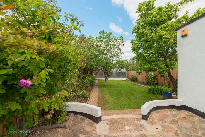 4 Bedroom Semi-Detached House To Rent In Kenver Avenue, London, N12