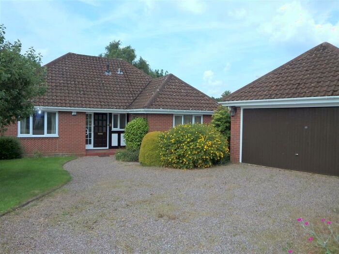 2 Bedroom Detached Bungalow To Rent In Roberts Lane, Pedmore, Stourbridge, DY9