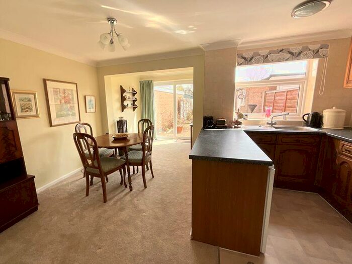 3 Bedroom Detached House For Sale In Eccleshall Road, Stone, ST15