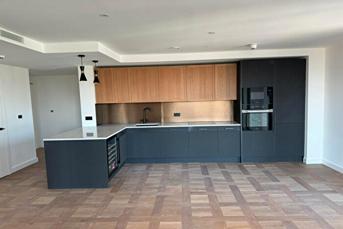 2 Bedroom Apartment To Rent In Saffron Wharf, Merino Gardens, E1W