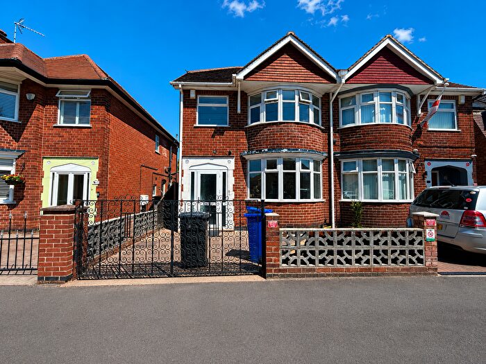 3 Bedroom Semi-Detached House To Rent In Bennett Street, Nottingham, NG10