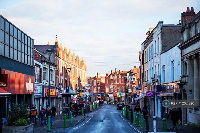 2 Bedroom Flat To Rent In East Street, Bedminster, Bristol, BS3