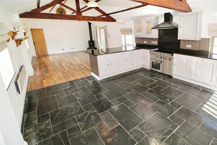 3 Bedroom Bungalow For Sale In Thurleigh Road, Bolnhurst, Bedford, Bedfordshire, MK44