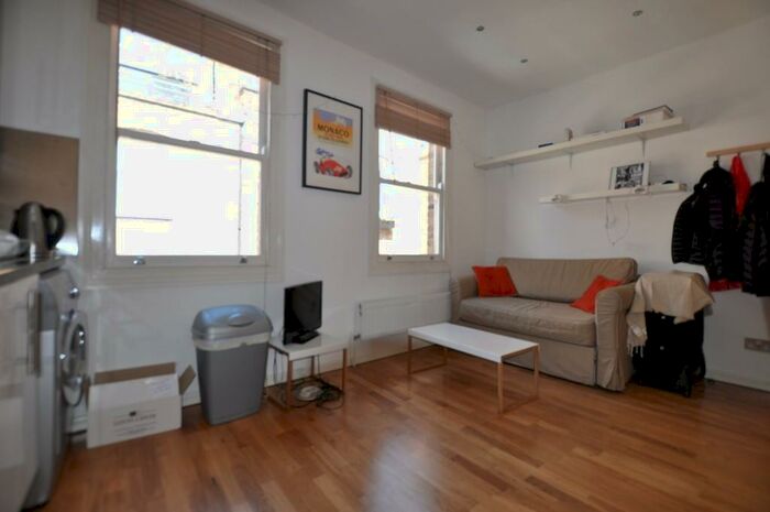 1 Bedroom Flat To Rent In Camden Passage, London, N1