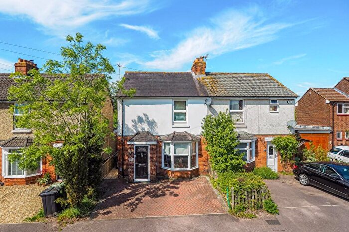 3 Bedroom Semi-Detached House For Sale In Queens Road, Petersfield, Hampshire, GU32
