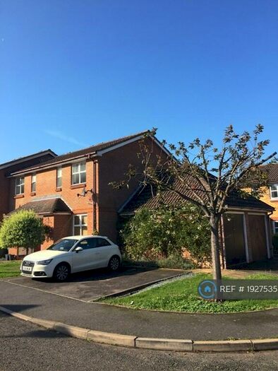 2 Bedroom End Of Terrace House To Rent In Carpenter Close, Billericay, CM12