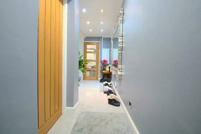 5 Bedroom House To Rent In Saltwell Street, London, E14