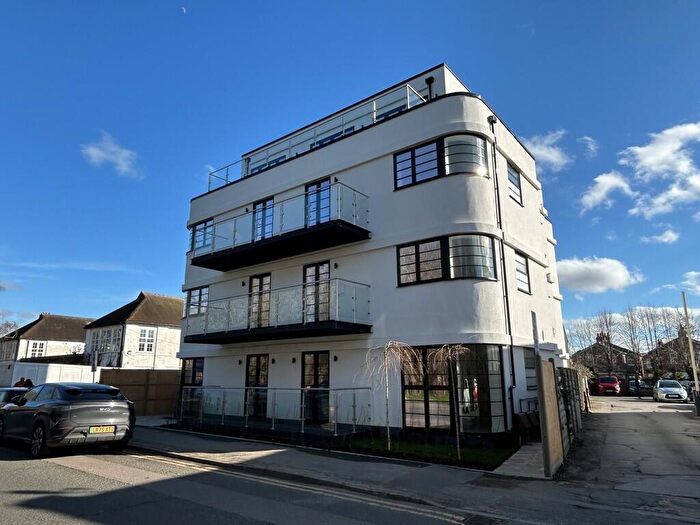 3 Bedroom Apartment To Rent In Foyle Court, KT5