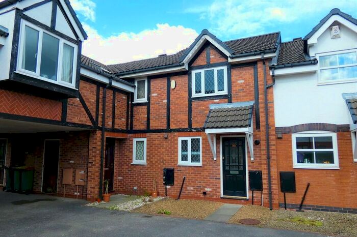 2 Bedroom Mews To Rent In Eldon Street, Ashton, PR2