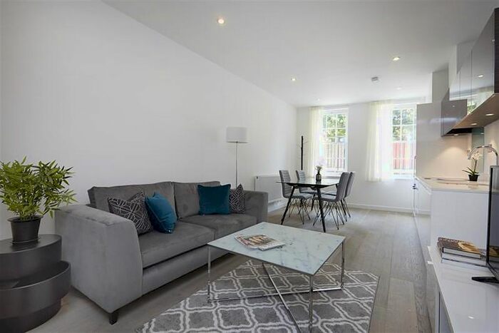 2 Bedroom Flat To Rent In Wakefield Road, Richmond, TW10