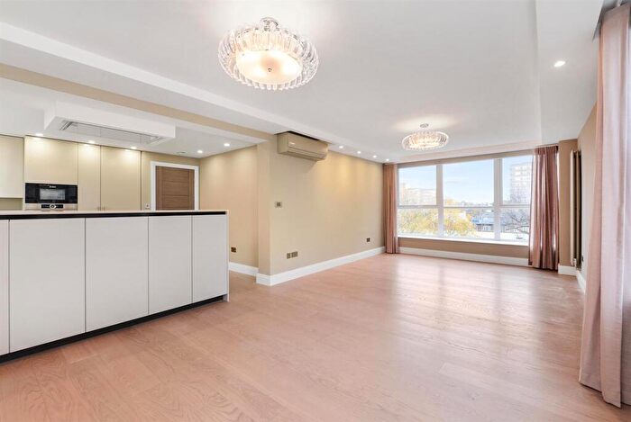 3 Bedroom Flat To Rent In St John's Wood Park, NW8