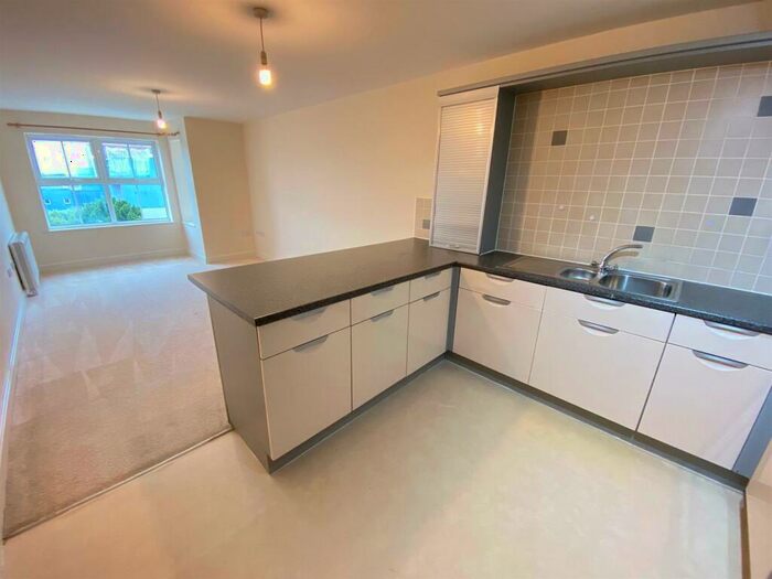 2 Bedroom Flat To Rent In Riverside Drive, Lincoln, LN5