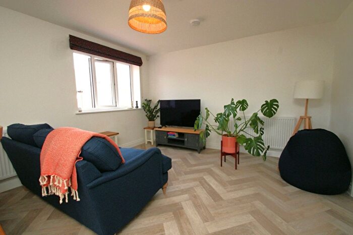 1 Bedroom Flat To Rent In Walkers Yard, Meanwood Road, Leeds, West Yorkshire, LS6