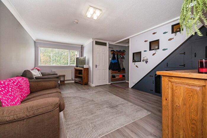 3 Bedroom Terraced House For Sale In Selsdon Avenue, Romsey, SO51