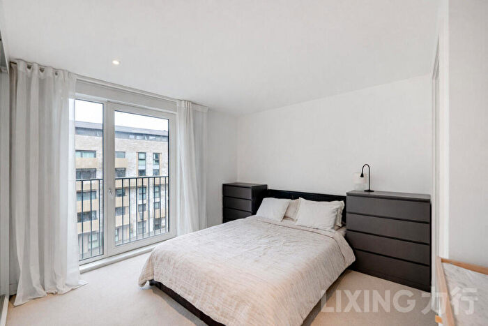 2 Bedroom Apartment For Sale In Whiting Way, Surrey Quays, SE16