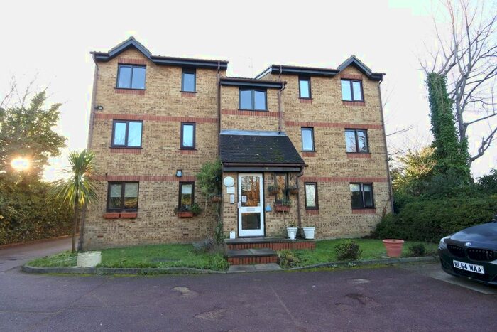 2 Bedroom Flat To Rent In Lancaster Road, Dollis Hill, NW10