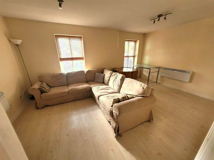 2 Bedroom Flat To Rent In Upper Parliament Street, Liverpool, L8