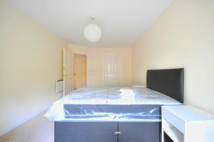 1 Bedroom Flat To Rent In Hadfield Close, Manchester, M14