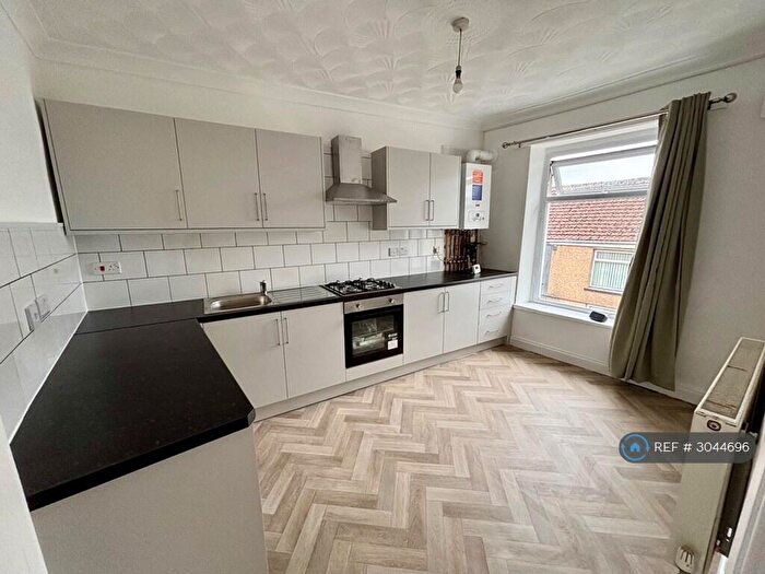2 Bedroom Flat To Rent In Market St, Tredegar, NP22
