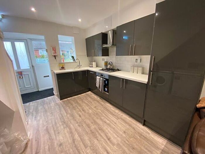 5 Bedroom House To Rent In Fladbury Crescent, Selly Oak, West Midlands, B29