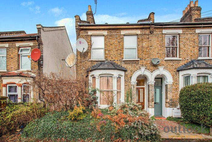 2 Bedroom Maisonette To Rent In Leslie Road, London, E11