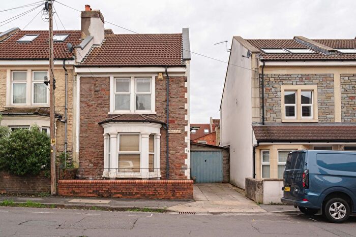 3 Bedroom Terraced House For Sale In Beauley Road, Southville, Bristol, BS3