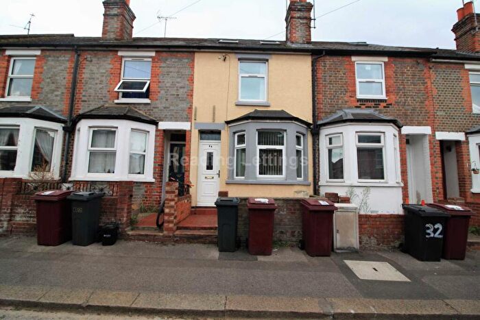 5 Bedroom Terraced House To Rent In Brighton Road, Reading, RG6