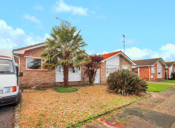 3 Bedroom Detached Bungalow To Rent In Rockingham Close, Worthing, BN13