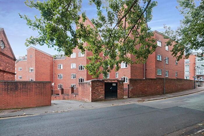 2 Bedroom Flat For Sale In Waterside Court, St. Vincent Street, Birmingham, West Midlands, B16