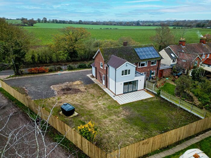 3 Bedroom Semi-Detached House For Sale In Henley Road, Ipswich, IP6