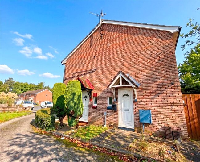 1 Bedroom House For Sale In Lockhart Close, Manchester, Greater Manchester, M12