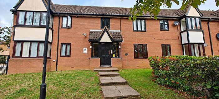 2 Bedroom Flat To Rent In Petunia Court, Luton, LU3