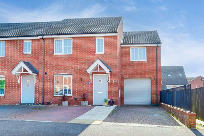 4 Bedroom Semi-Detached House For Sale In Bull Meadow, Calverton, NG14