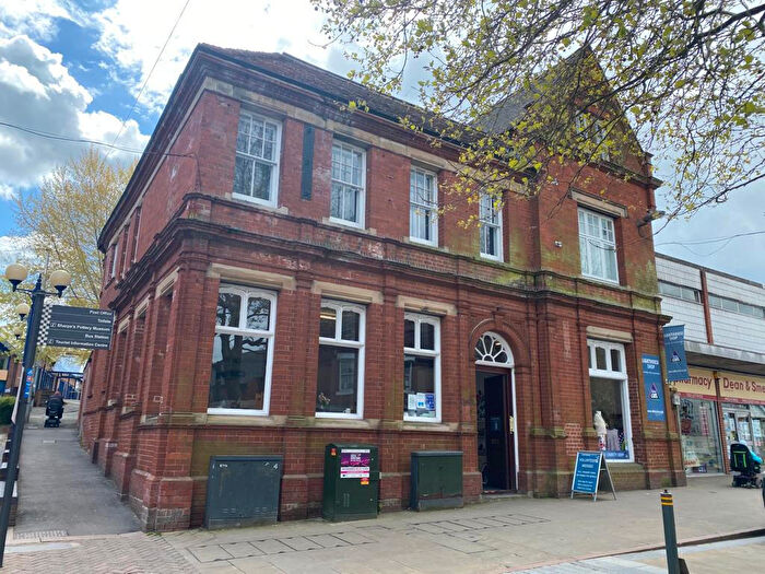 Flat To Rent In High Street, Swadlincote, Derbyshire, DE11