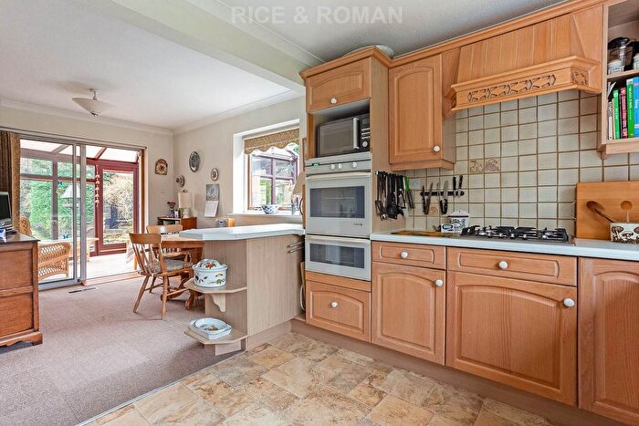 4 Bedroom Detached House For Sale In Luckley Wood, Wokingham, RG41