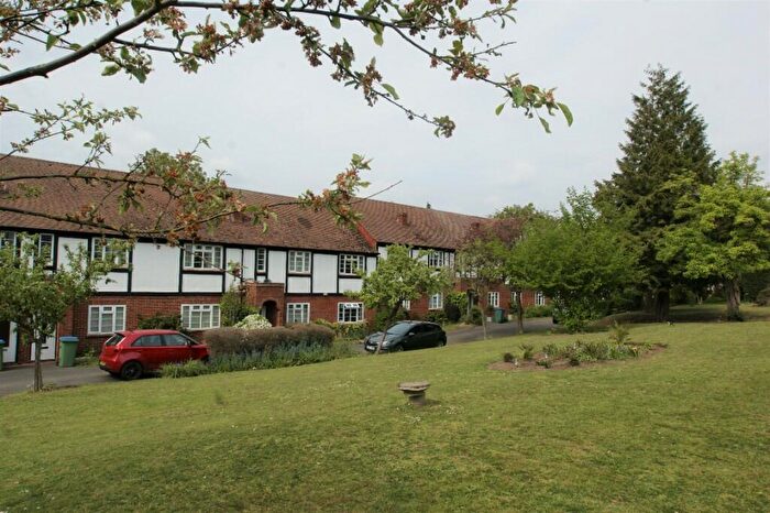 2 Bedroom Maisonette To Rent In Arlington Lodge, Monument Hill, Weybridge, Surrey, KT13