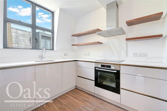 2 Bedroom Flat To Rent In Freshford Street, Earsfield, SW18