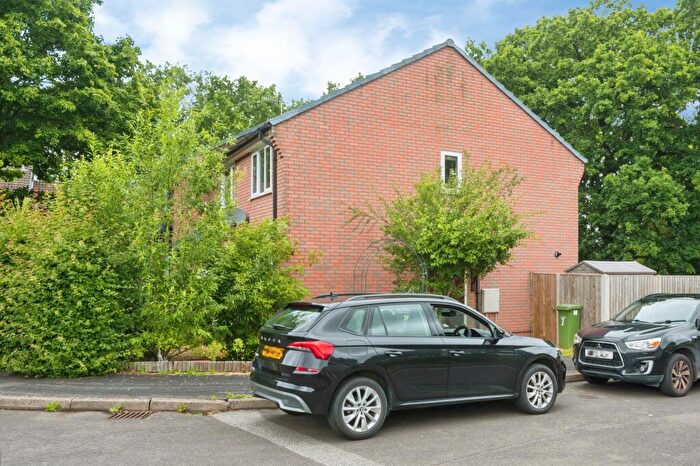 2 Bedroom End Of Terrace House For Sale In Dart Road, West End, Southampton, SO18
