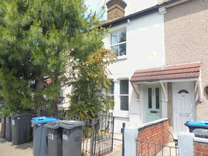 2 Bedroom Cottage To Rent In Cresswell Road, London, SE25