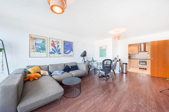 1 Bedroom Flat For Sale In Basin Approach, London, E14