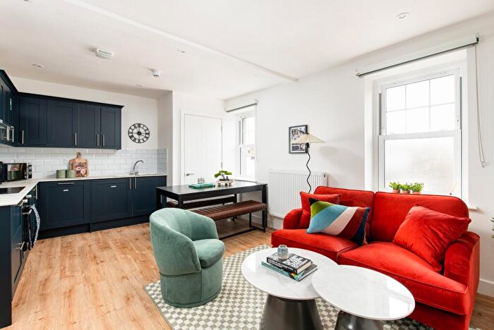 10 Bedroom Flat To Rent In East Street, Bristol, BS3