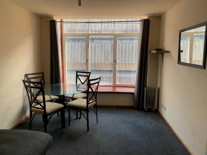 2 Bedroom Flat To Rent In George Street, Aberdeen, AB25