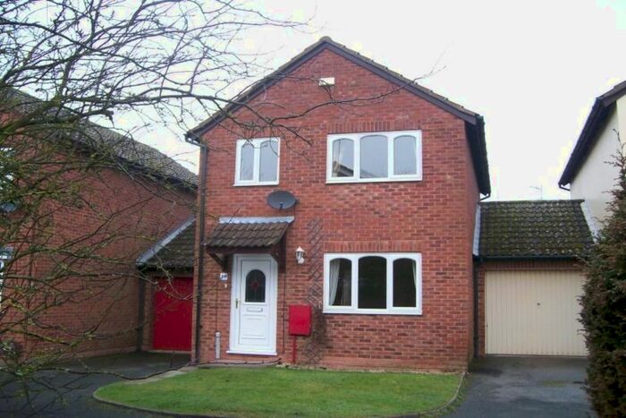 3 Bedroom Detached House To Rent In Harvest Close, Stoke Heath, Bromsgrove B60