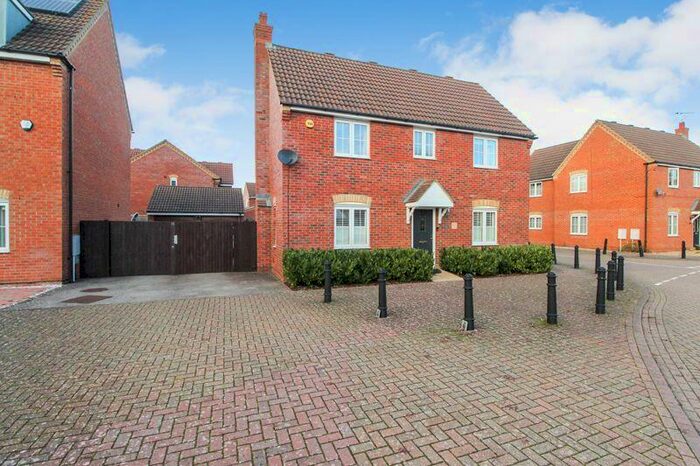 4 Bedroom Detached House To Rent In Spriggs Close, Clapham, MK41